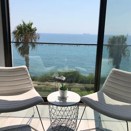 Blue Escape Apartment