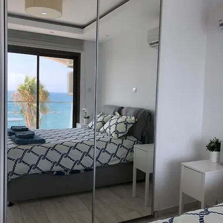 Blue Escape Apartment