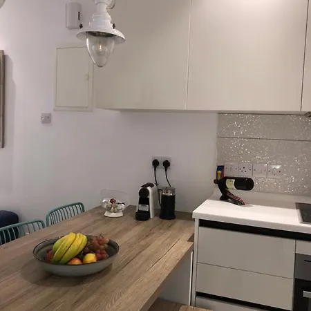 Blue Escape Apartment