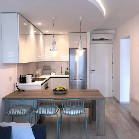 Blue Escape Apartment