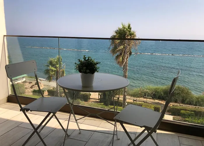 Blue Escape * Larnaca